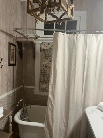 Jenny'S Downtown Hideaway Bed And Breakfast Laurel Eksteriør bilde